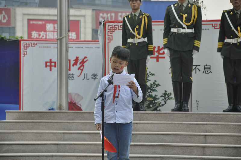 “走，升國旗去！”——楷林人不一樣的國慶日